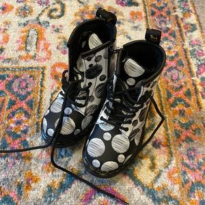 Dr. Martens Toddler girls size 8